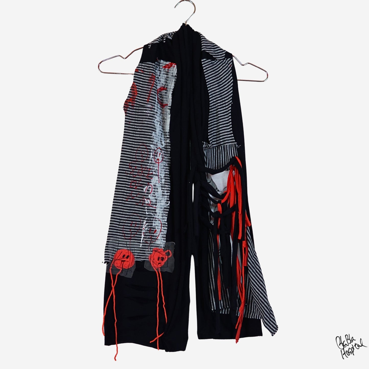 Face No.004 | Fabric Art Greyx Black border Design – Black Scarf