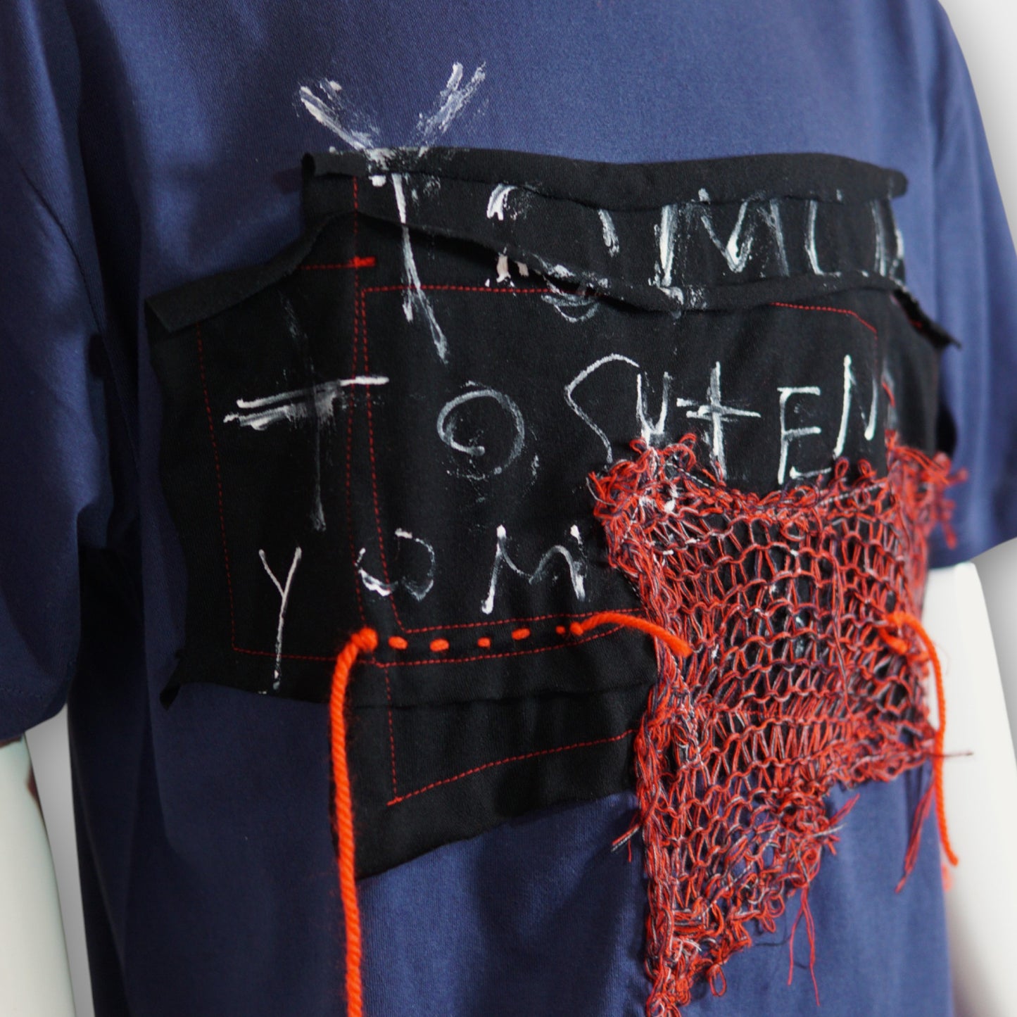 アートニットパッチデザイン ネイビーTシャツ