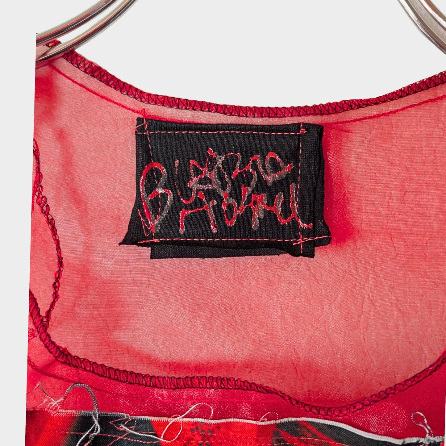 Red Air - No.02 |アートプリントパッチ オーガンジートップス –レイヤー重ね着用