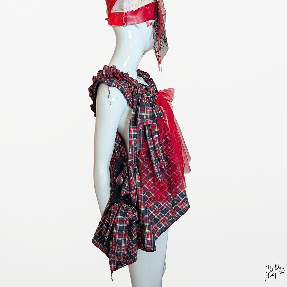 ART CURTAIN | Navy Check Sleeveless Top