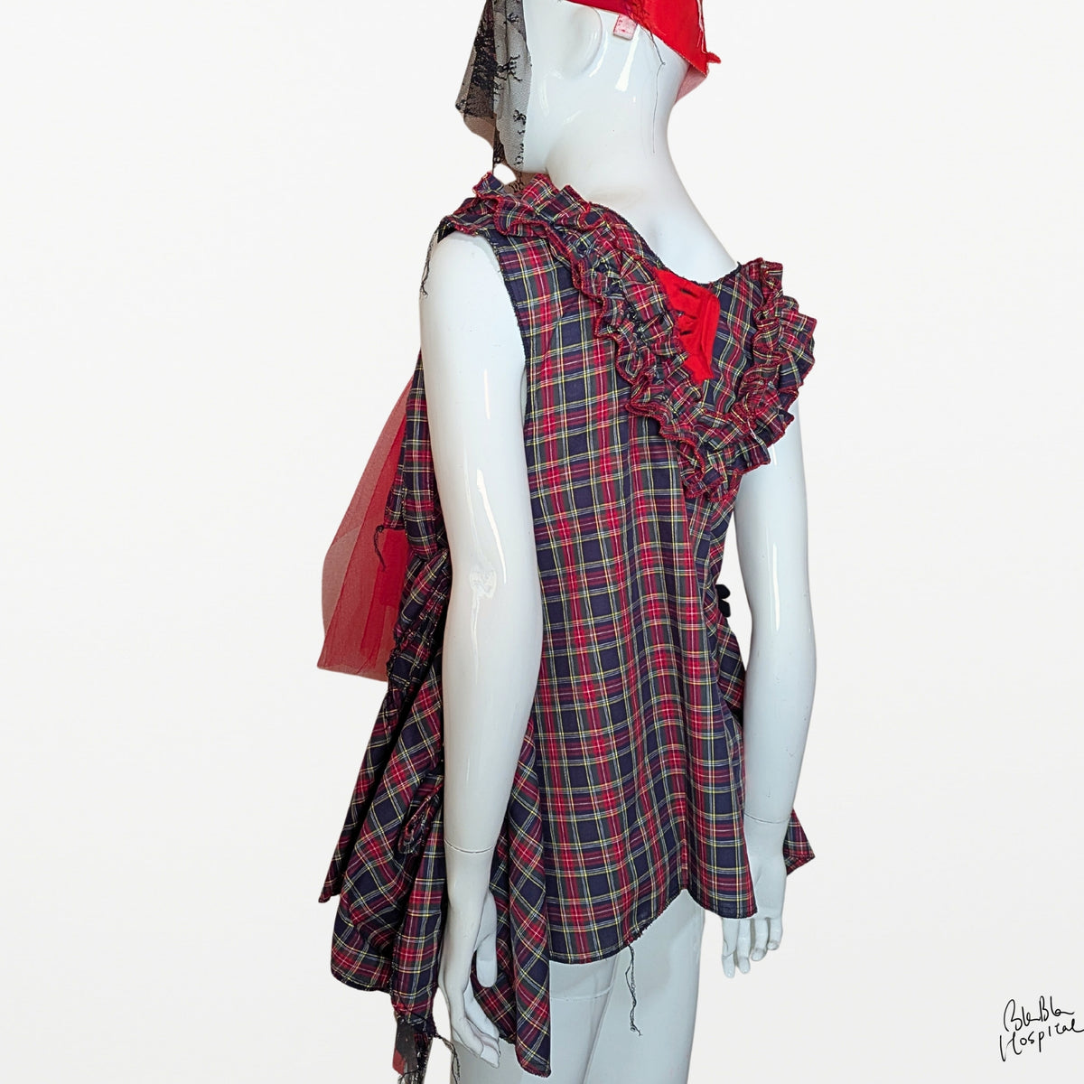 ART CURTAIN | Navy Check Sleeveless Top