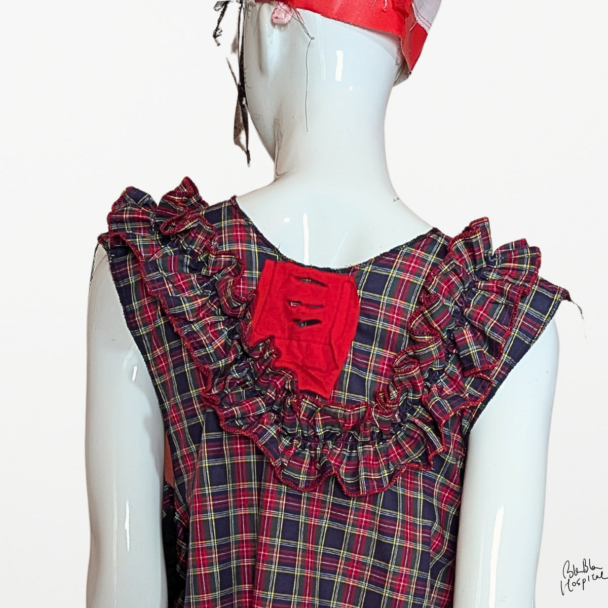 ART CURTAIN | Navy Check Sleeveless Top
