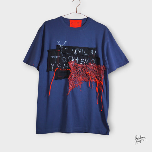 アートニットパッチデザイン　ネイビーTシャツ