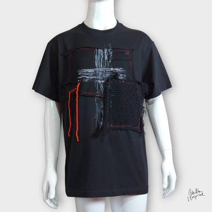 シークレットクロス＆アートニットパッチデザイン　ブラックTシャツ