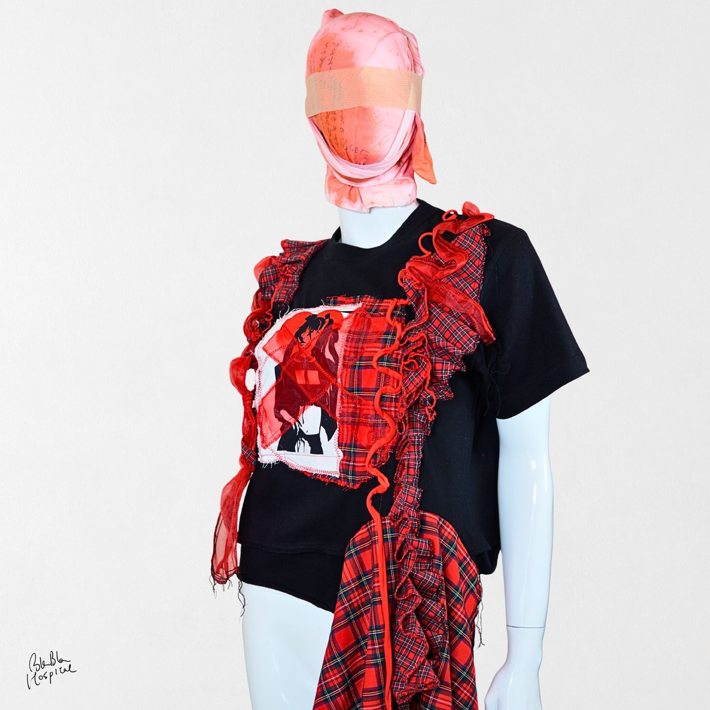 Heart No.002 | 衝動感覚ドレーピング – 黒 T-shirt