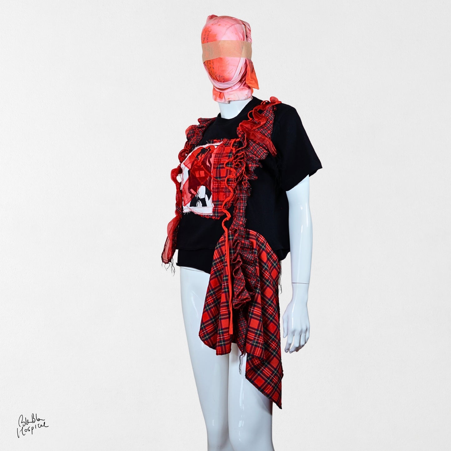 Heart No.002 | 衝動感覚ドレーピング – 黒 T-shirt