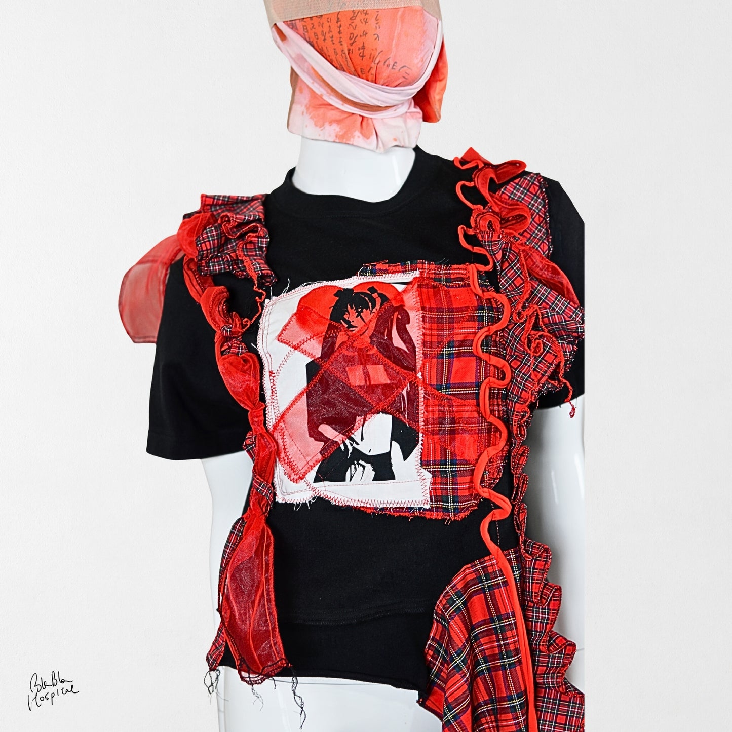 Heart No.002 | 衝動感覚ドレーピング – 黒 T-shirt