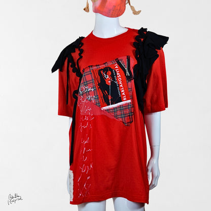 Heart No.003 | 白いメッセージ – オーバーサイズ　赤T-shirt
