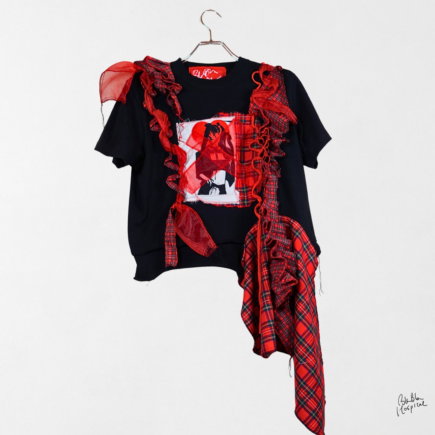 Heart No.002 | 衝動感覚ドレーピング – 黒 T-shirt