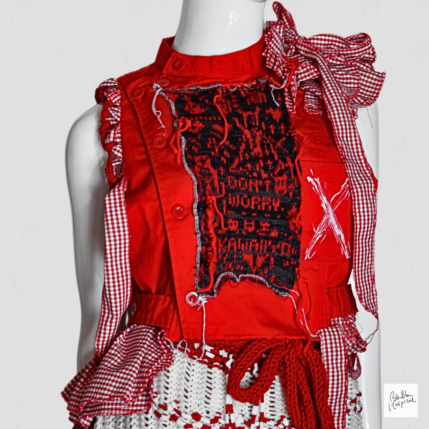 Original Knit Patch and Gingham Check Design Red Sleeveless Top