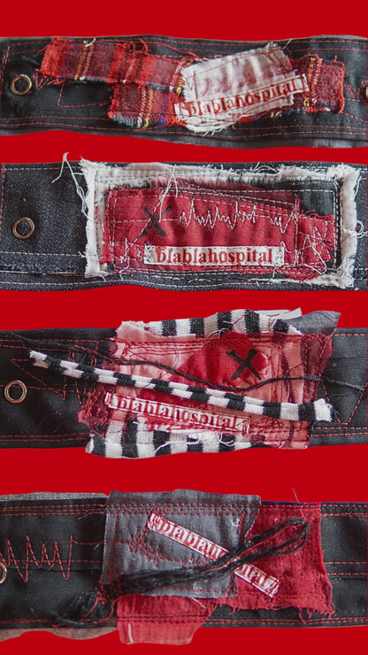 Blabla-Patientenarmband, rotes Tartan-Punk-Design, einzeln hergestellt von der Blabla-Modekrankenschwester! Verlieren Sie sich nicht in meinem Modekrankenhaus!
