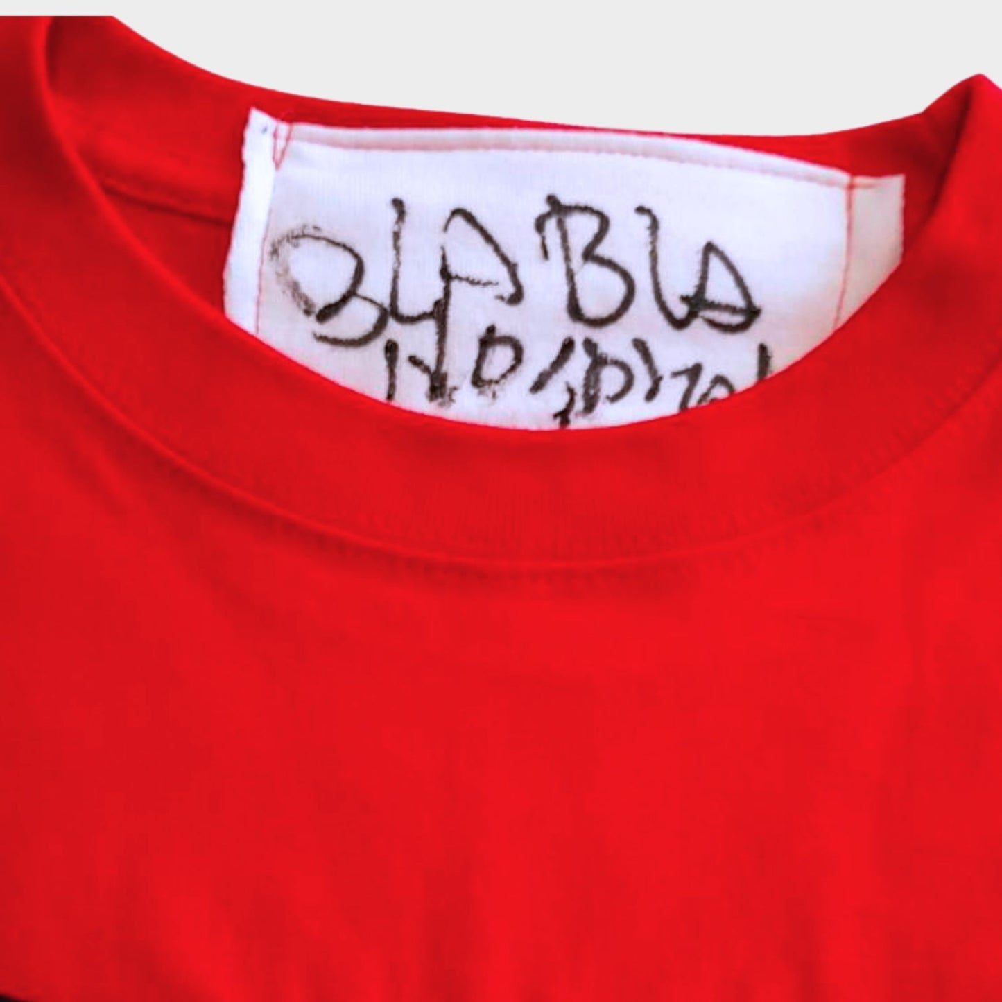 Twinmood – No.02b | “目の気配” T-shirt (Red)