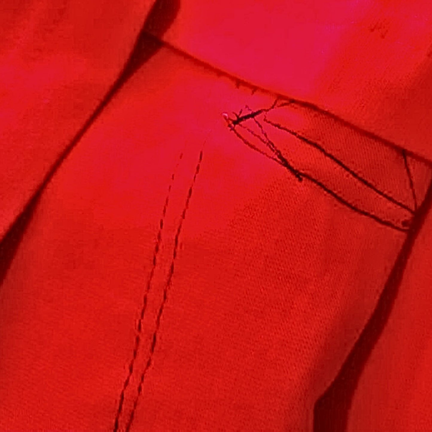 Twinmood – No.02b | “目の気配” T-shirt (Red)