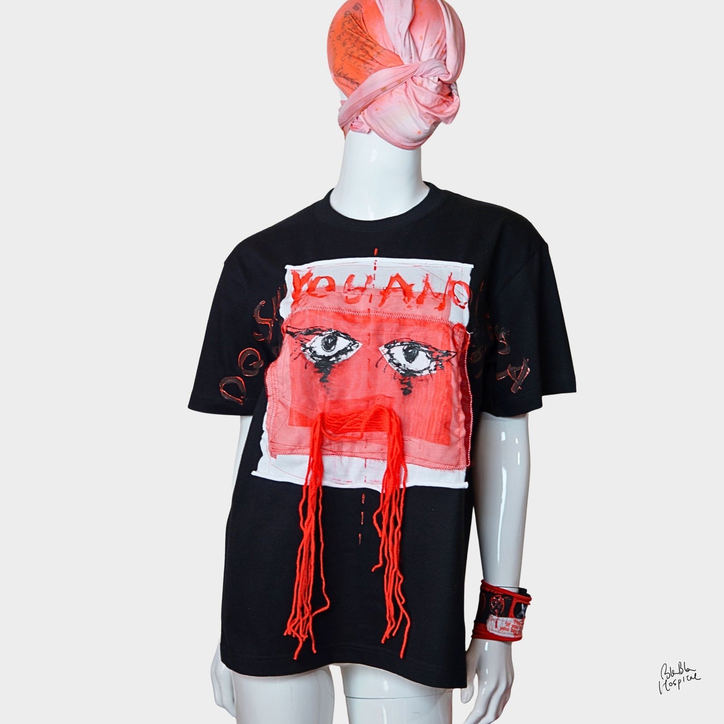 Twinmood – No.02a | “Presence of Eyes” T-shirt (Black)