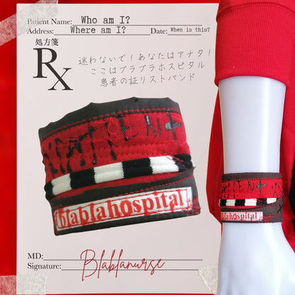Blabla Patientenarmband Graues und rotes Design / Farbe einzeln von Blabla Punk Fashion Nurse! Verirren Sie sich nicht in meinem Modekrankenhaus!